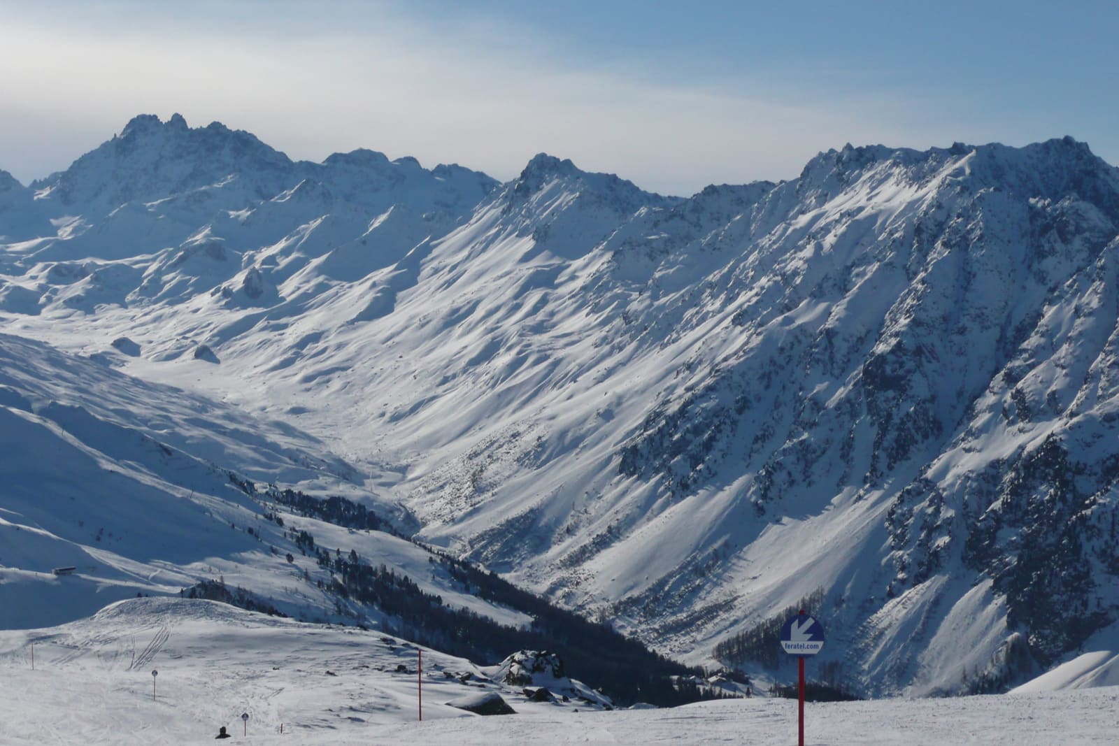 Uitzicht vanaf de Pardatschgrat op 2.600 meter over de besneeuwde Silvretta.